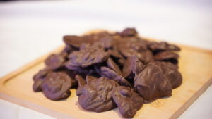 Kayısı Çekirdekli Bitter