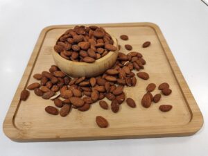 Kavrulmuş Tuzlu Kayısı Çekirdeği